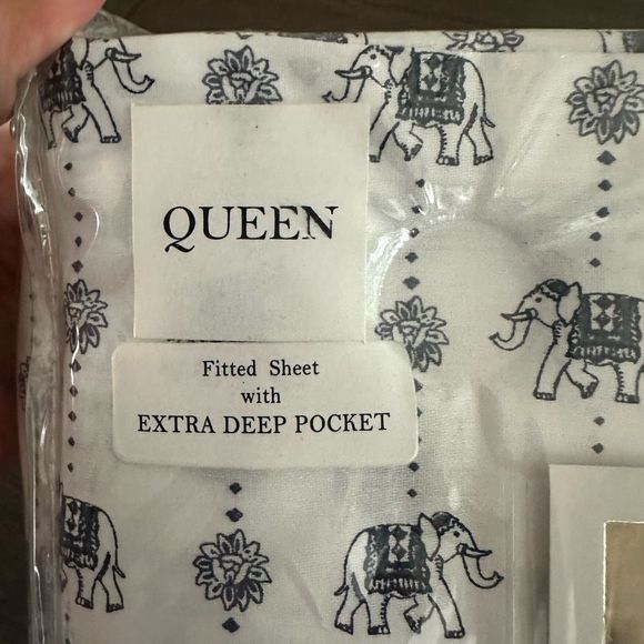 The Classic Home white Blue Elephant Print Queen 4-pc Sheet Set 100% Cotton NEW - Picture 6 of 6
